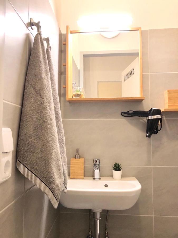 "Be My Guest" Near Metro Station! Apartman Bécs Kültér fotó
