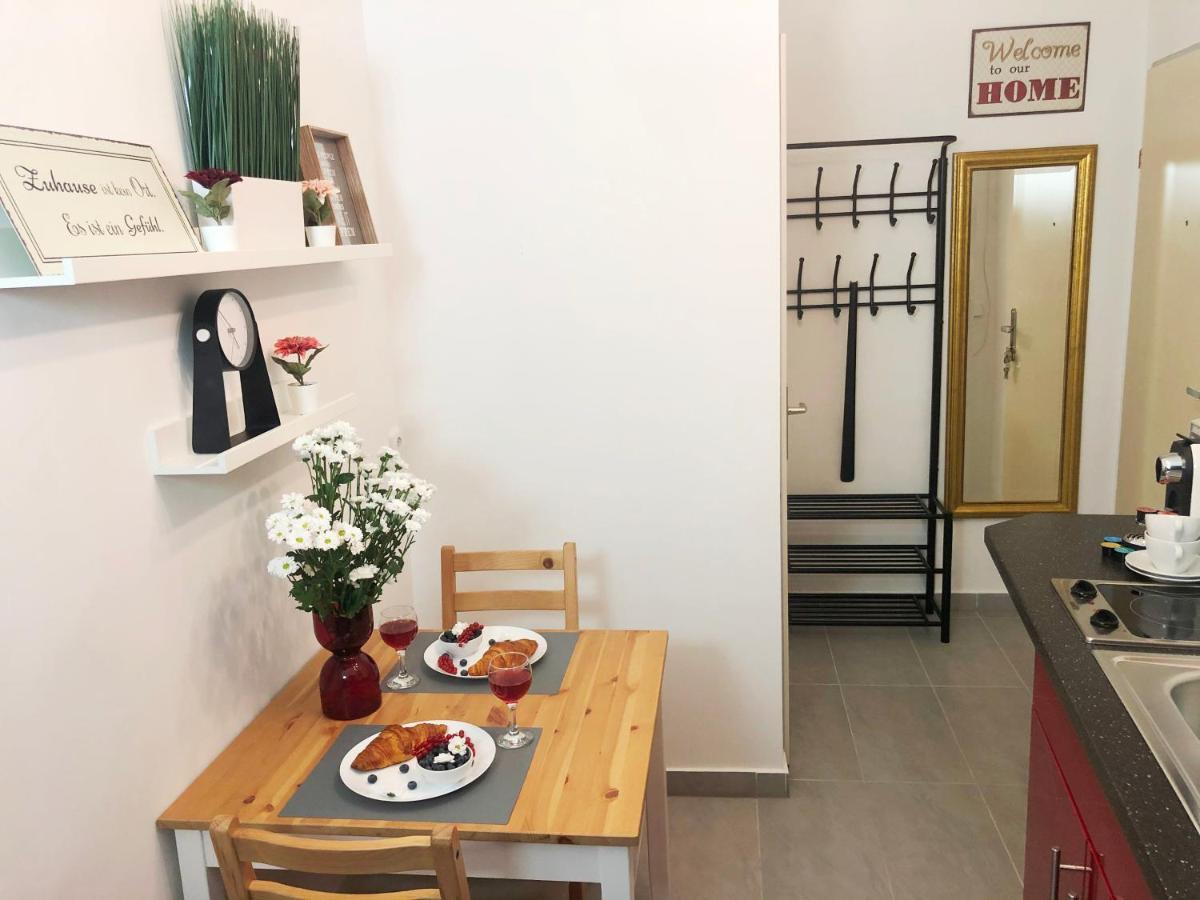 "Be My Guest" Near Metro Station! Apartman Bécs Kültér fotó